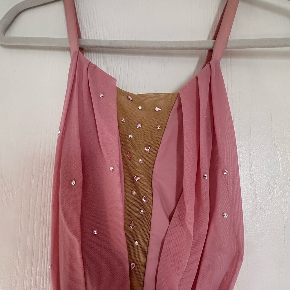 Lightly Worn   
Dry cleaned
Glue stains on inside (not visible on outside)